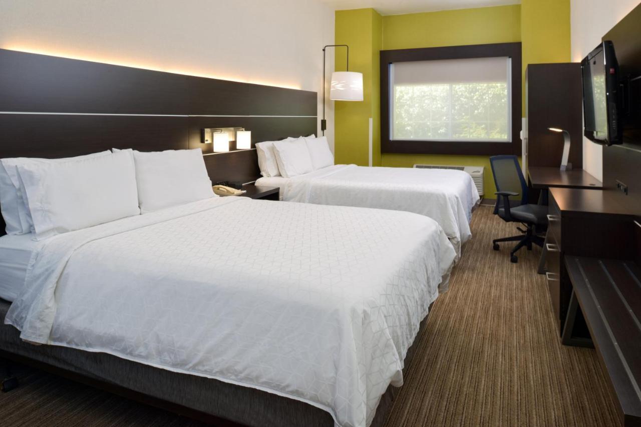 Holiday Inn Express Madera By Ihg Exterior photo