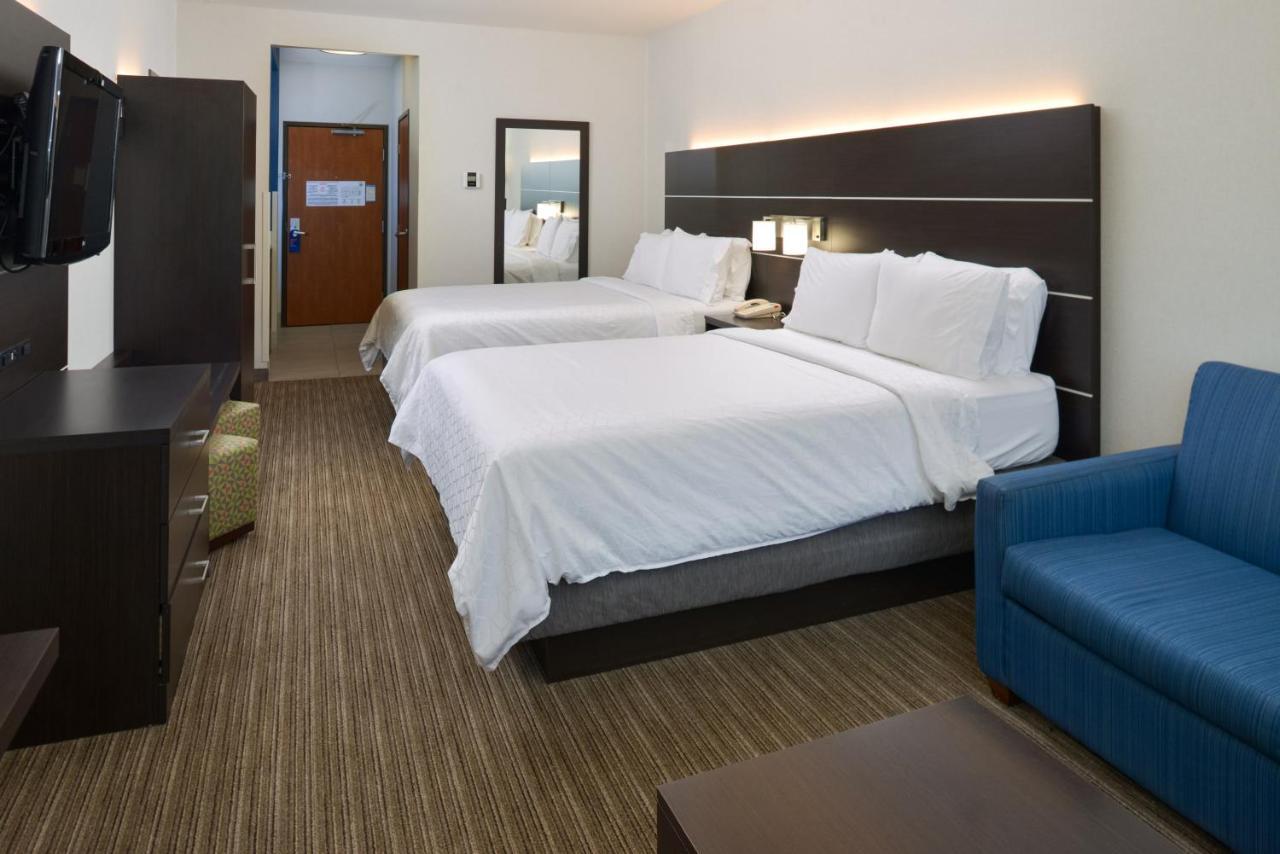 Holiday Inn Express Madera By Ihg Exterior photo