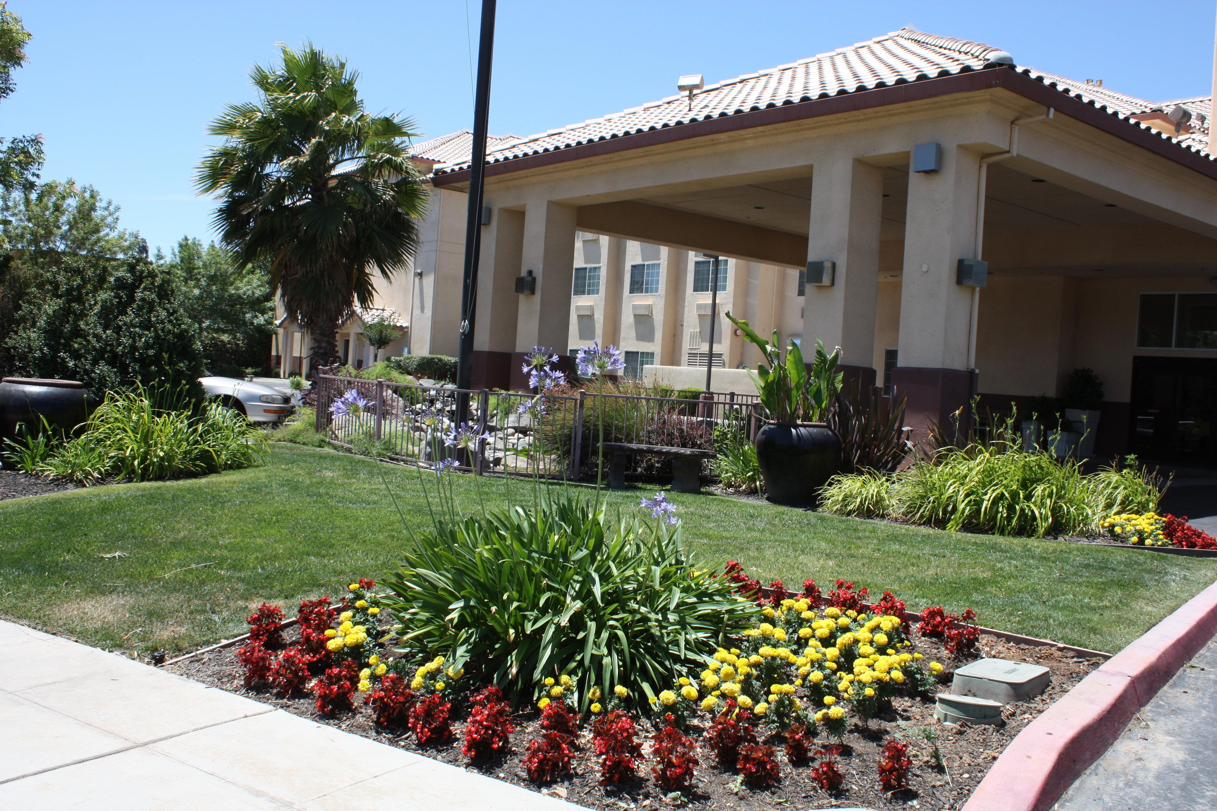 Holiday Inn Express Madera By Ihg Exterior photo