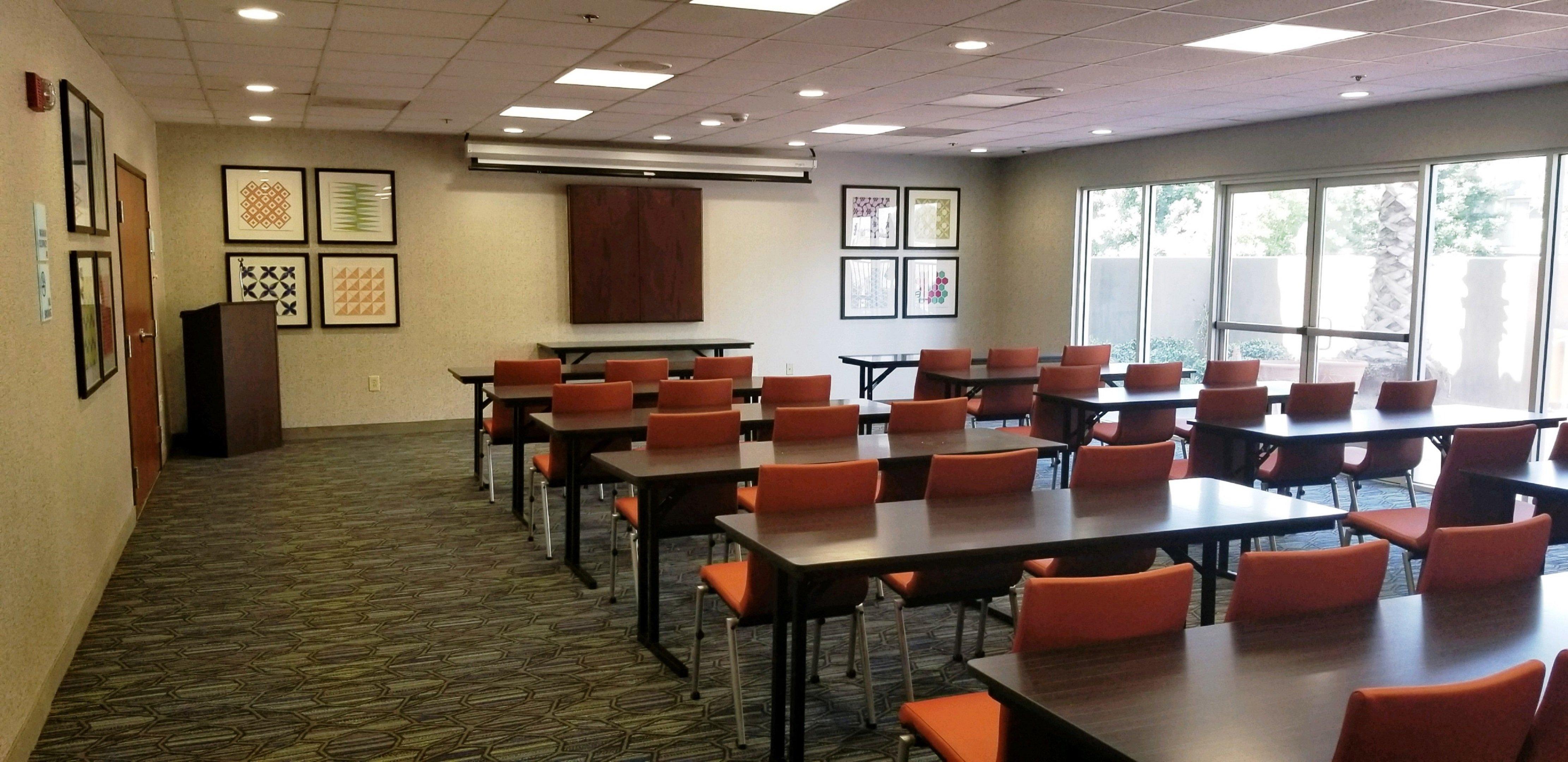 Holiday Inn Express Madera By Ihg Exterior photo